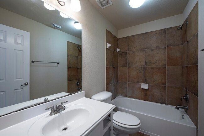 Building Photo - 46 N Planchard Cir