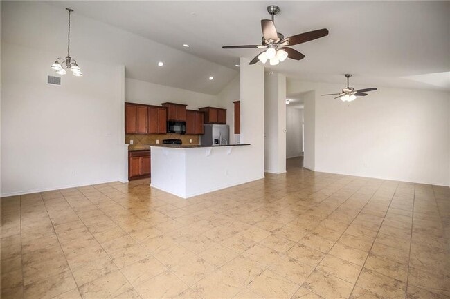 Building Photo - 137 Langtry Ln