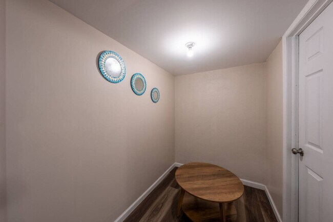 Building Photo - 810 Walnut St