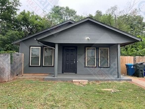 Building Photo - Relaxing Front Porch
