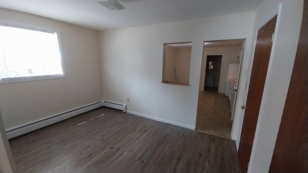 Building Photo - 29 S Main St