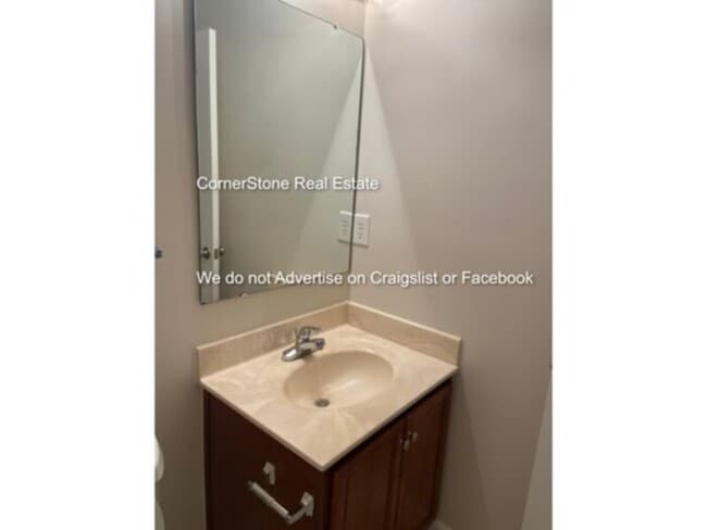 Building Photo - 50 Breezewood Dr