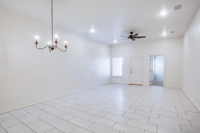 Building Photo - 1718 Corpus Ave