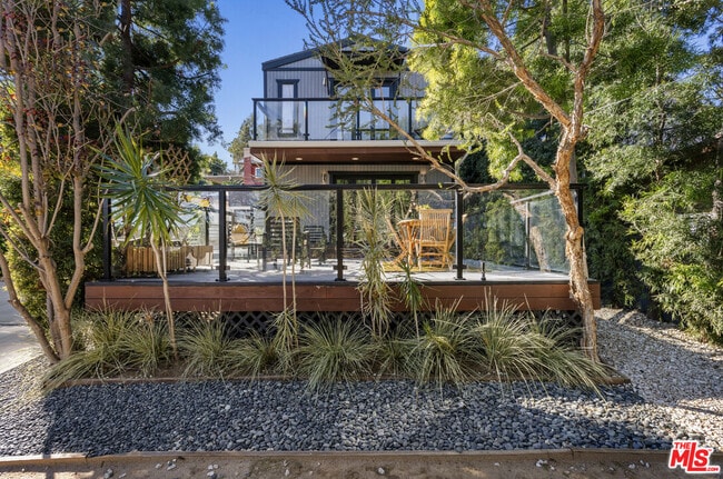 Building Photo - 1057 N Ave 49