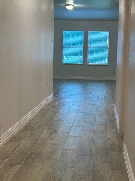 Building Photo - 752 Cascade Ln