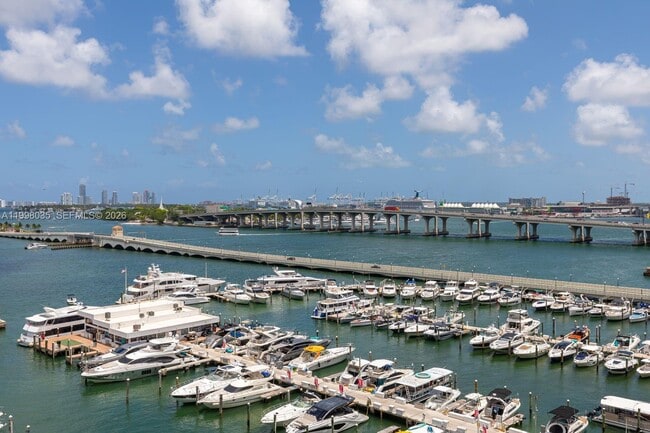 Building Photo - 1717 N Bayshore Dr