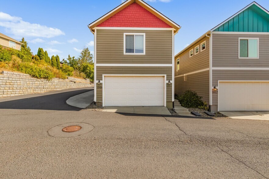 Building Photo - 1006 Pendulum Lane
