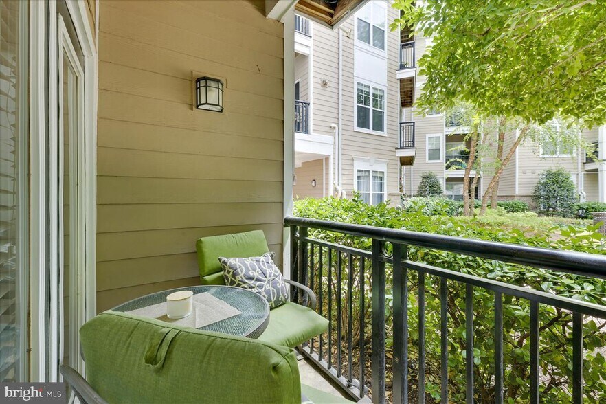 Building Photo - 501 Hungerford Dr