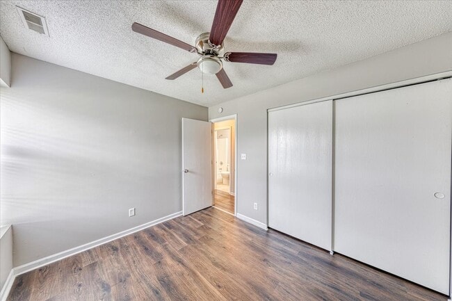 Building Photo - 2715 E 28th St