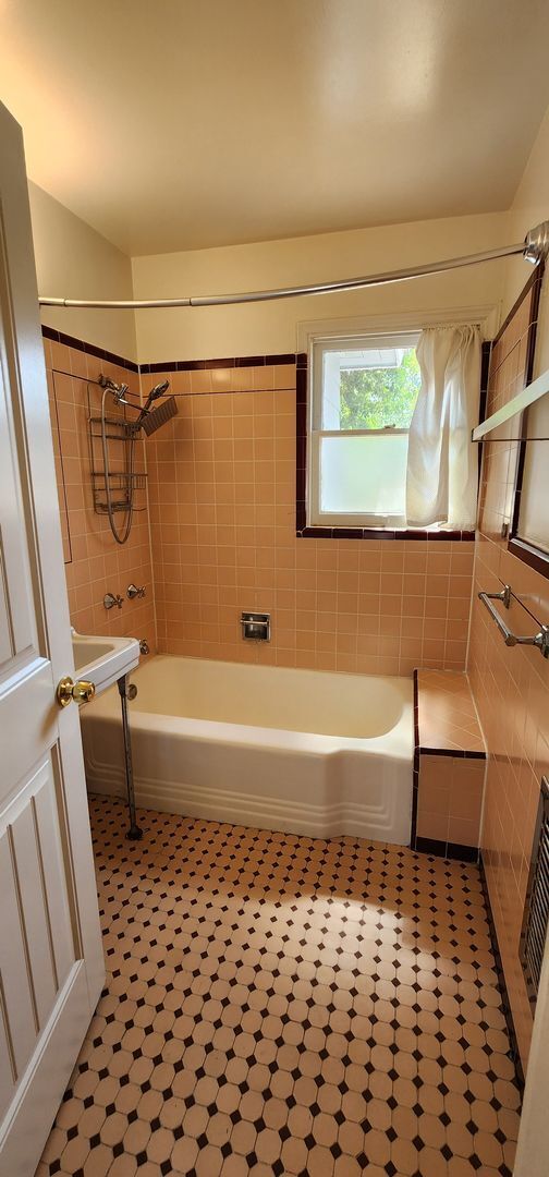 Building Photo - $500 REBATE!! Gorgeous Lemon Grove home with Vintage character!