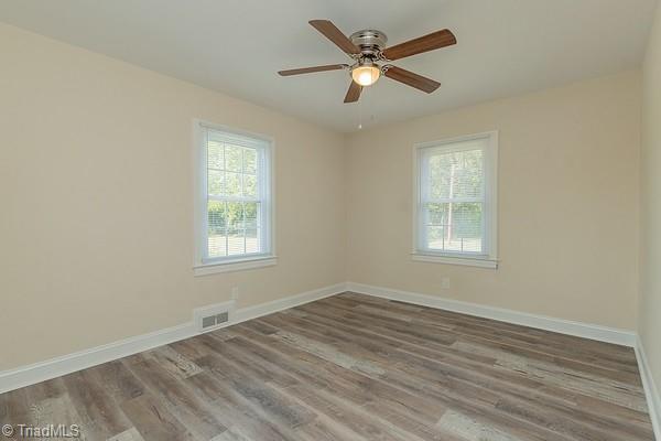 Building Photo - 206 Abbotts Ave