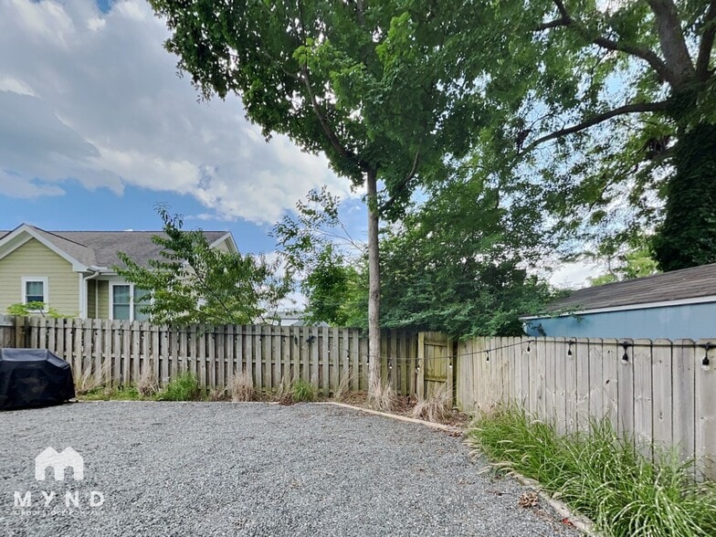 Building Photo - 211 Idlewild Ave