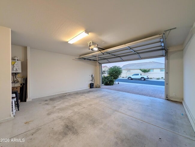 Building Photo - 5902 N 86th Dr