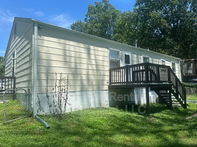 Building Photo - 10905 E 47th St