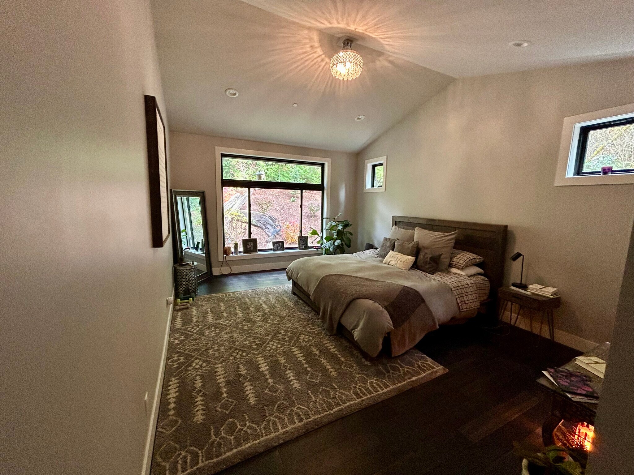 Primary on main king bed attached bath. - 33414 SE 114th St