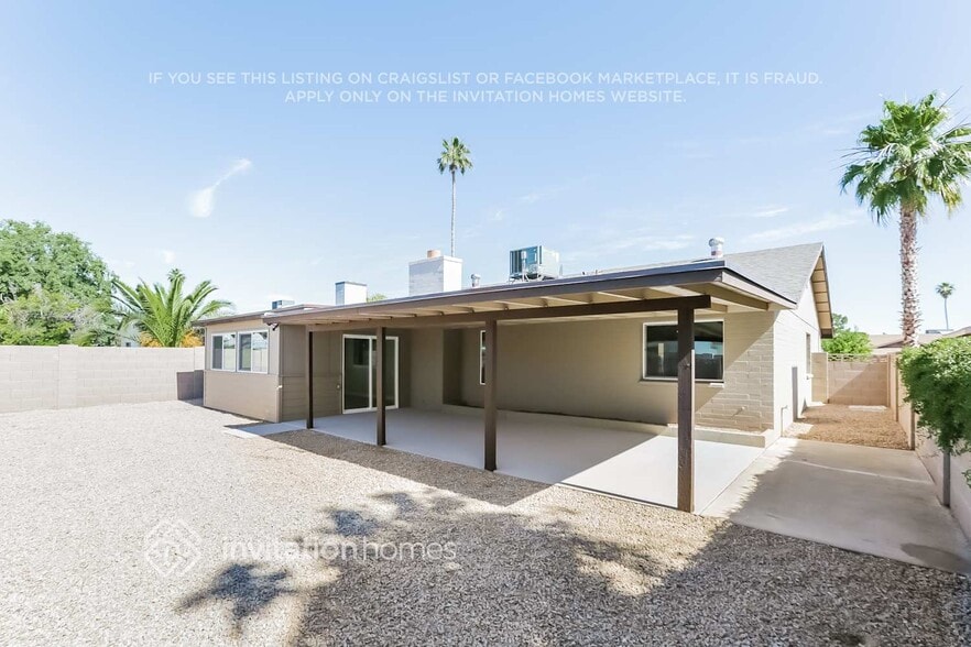 Building Photo - 2047 E Cornell Dr
