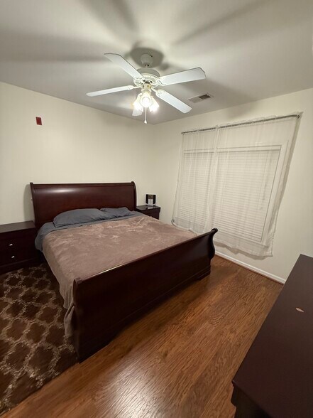 Building Photo - 1755 Central Park Rd