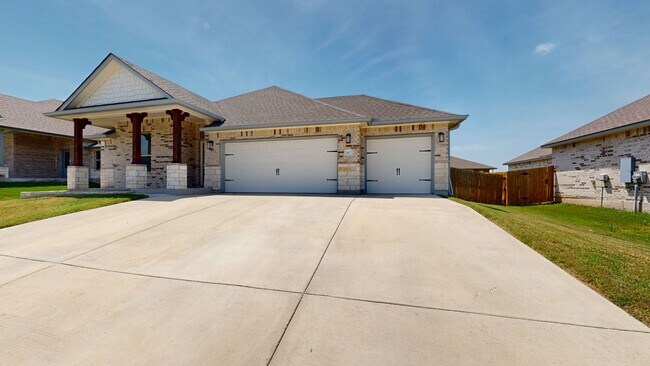 Building Photo - CHECK OUT THIS 4 BEDROOM, 2 BATH, 3 CAR GARAGE HOME IN HARKER HEIGHTS!