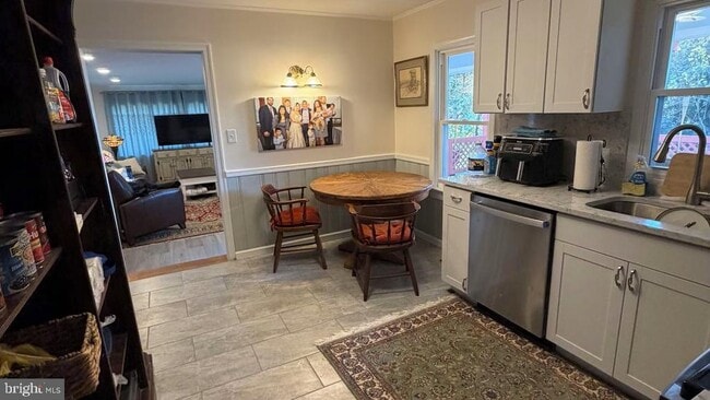 Building Photo - 1570 Overlook Dr