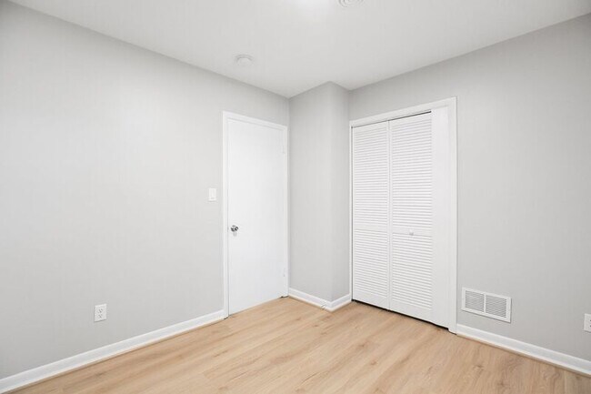 Building Photo - 603 Woodford St