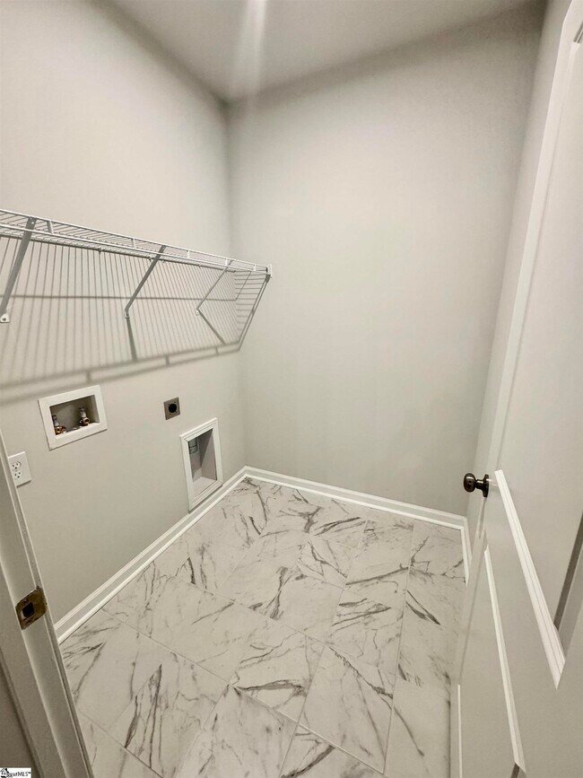 Building Photo - 325 Gooding Trl