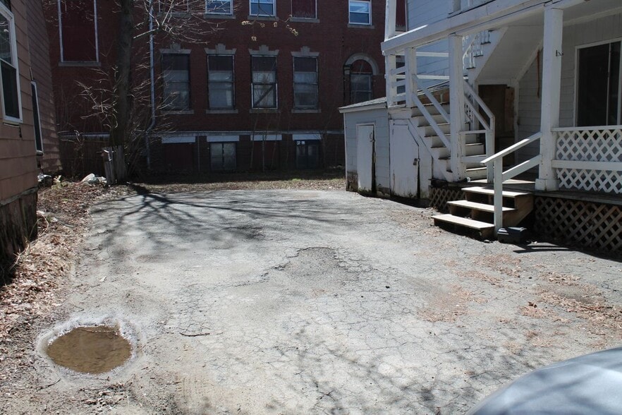 Building Photo - 12 Gold St