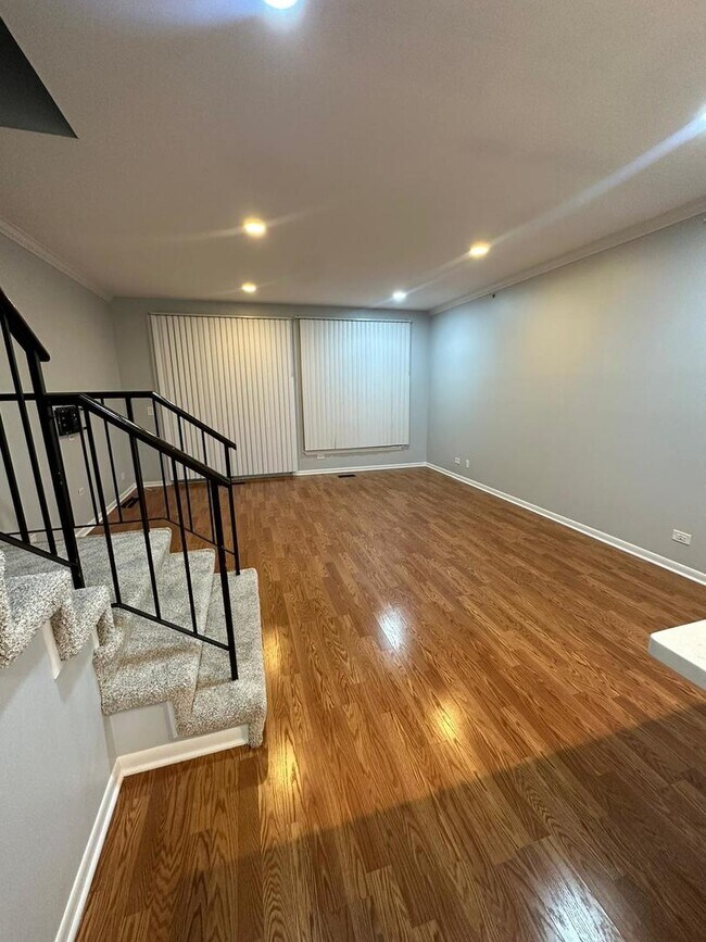 Building Photo - 1133 Cambria Ln N