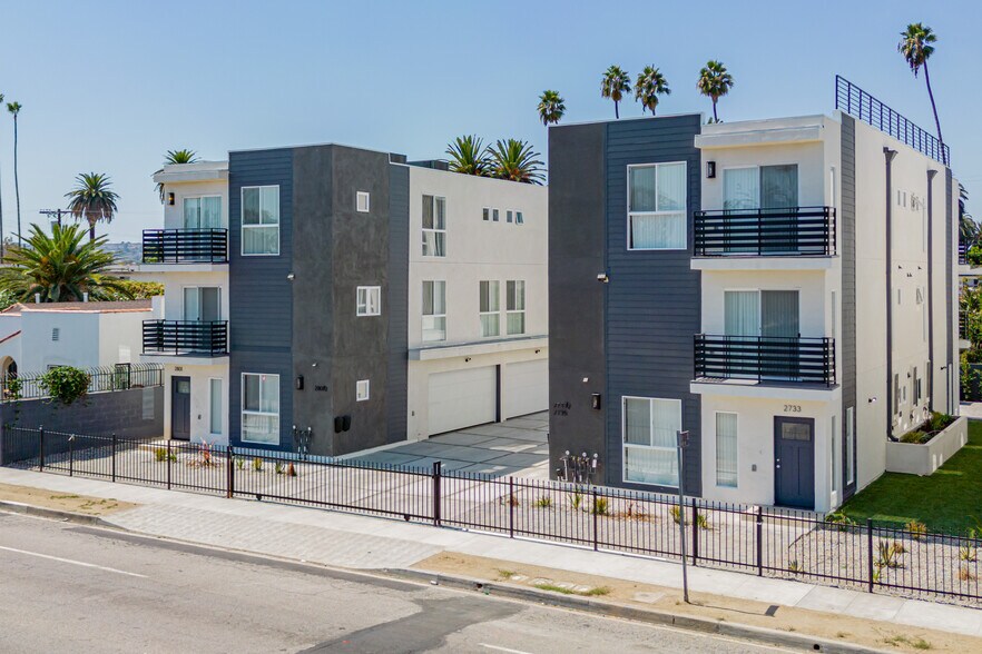 Building Photo - 2733 S La Brea Ave