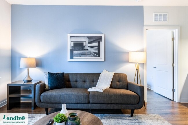 Building Photo - 1225 Utica Dr