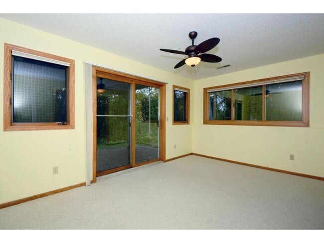 Building Photo - 5740 Willow Trail