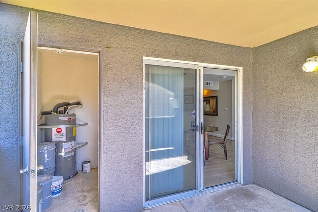 Building Photo - 5055 W Hacienda Ave