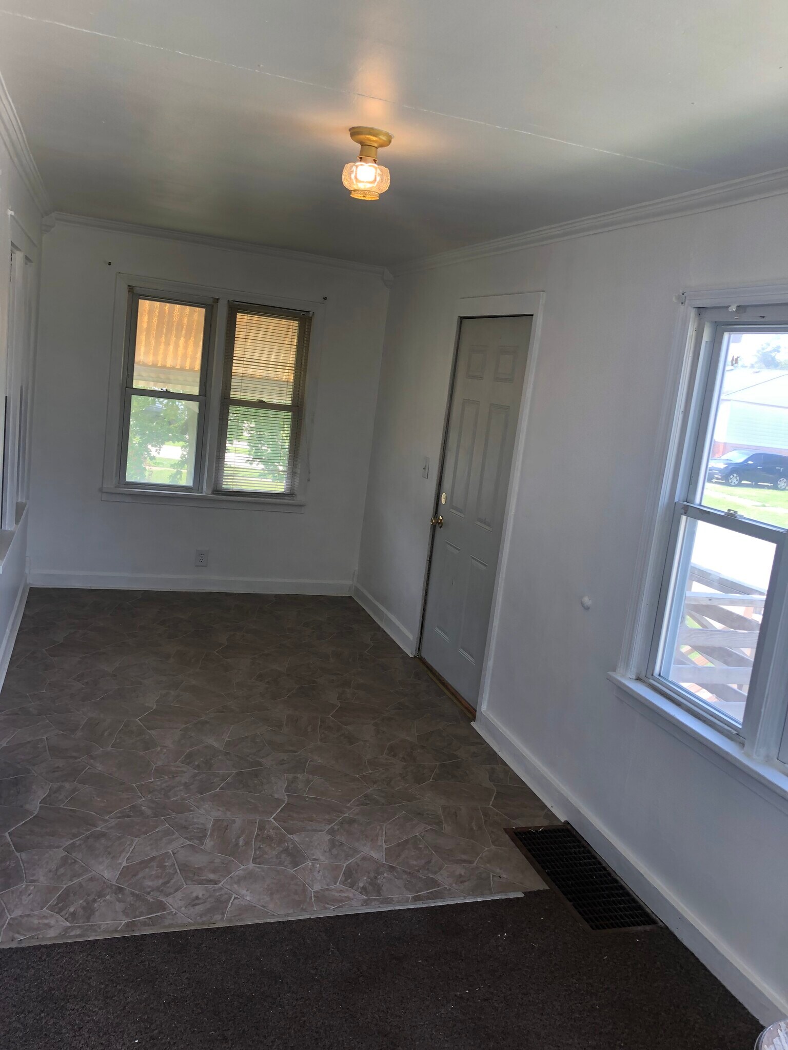 Front entryway (enclosed porch) - 14607 Hoyne Ave