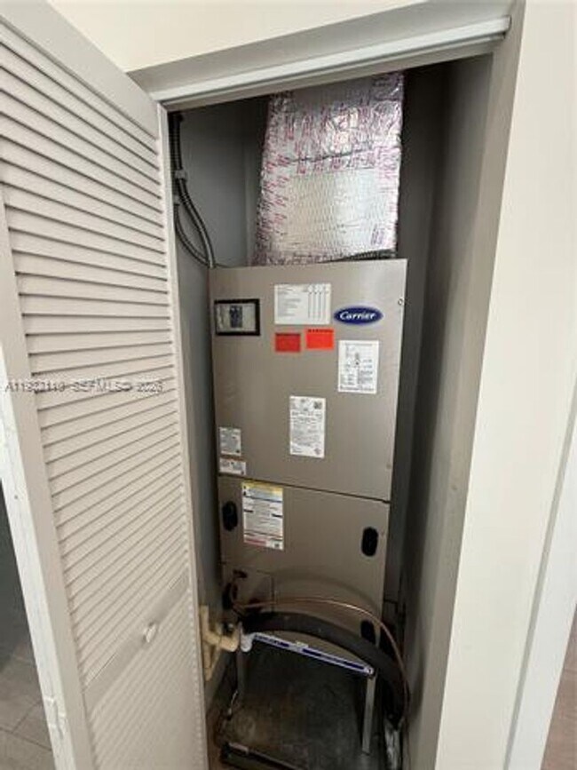 Building Photo - 1786 SW 9th St