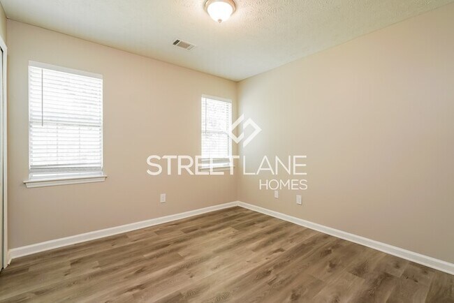 Building Photo - Charming 3 Bedroom in Atlanta!