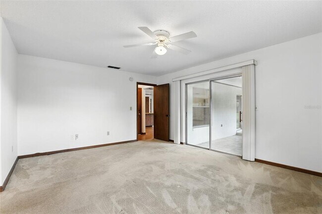 Building Photo - 2343 Greenacre Rd