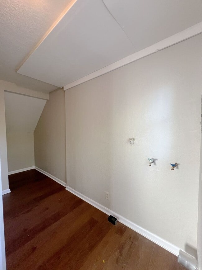 Building Photo - Charlotte St