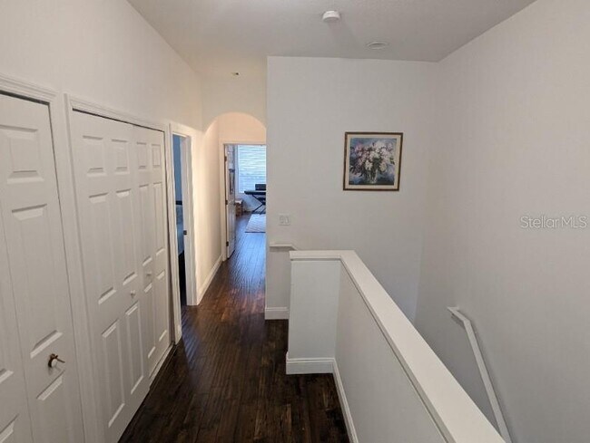 Building Photo - 2142 Park Crescent Dr