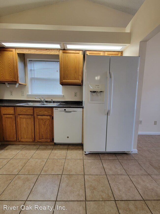 Building Photo - 3 br, 2 bath House - 8338 Rockridge Dr.