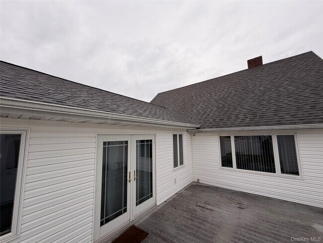 Building Photo - 12 Elves Ln