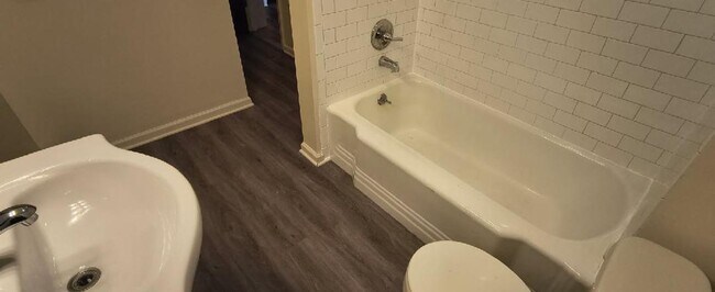 Building Photo - 228 W 3rd St