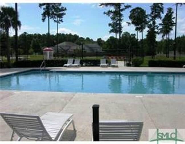 Building Photo - 670 Summer Hill Way