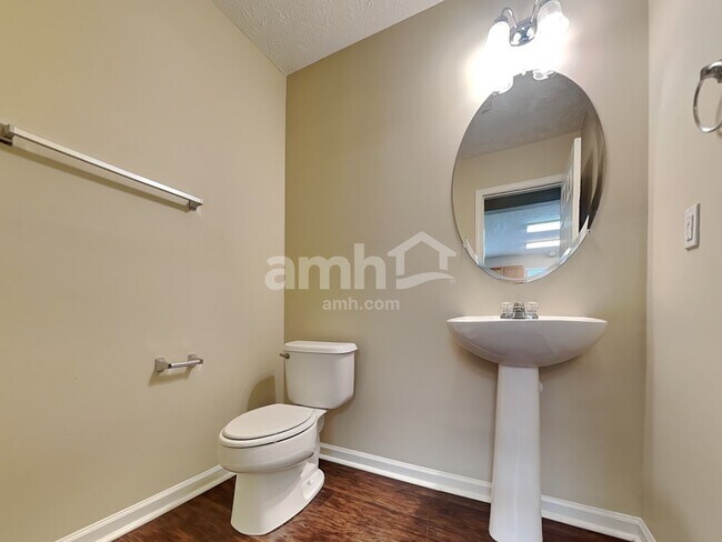 Building Photo - 574 Leaflet Ives Dr