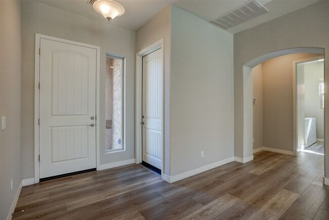Building Photo - 6185 E Beecher Loop