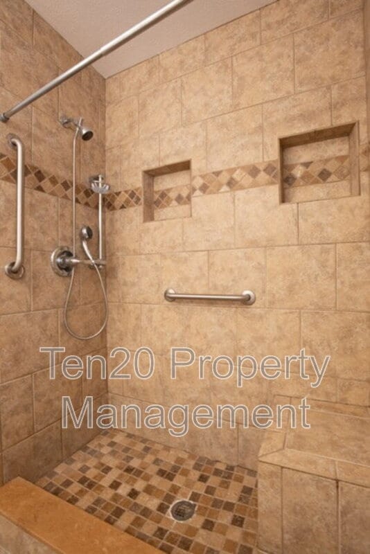 Building Photo - 5131 Trussell Ave