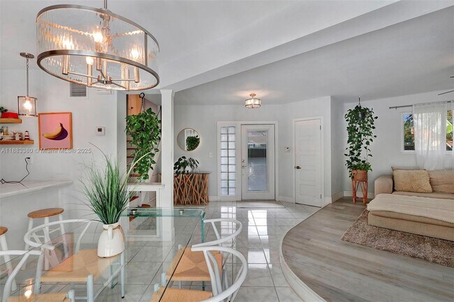 Building Photo - 2700 SW 34th Ave