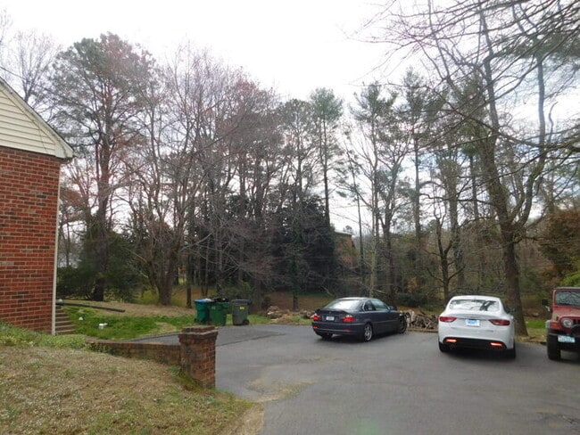 Building Photo - 10201 Garfield Rd