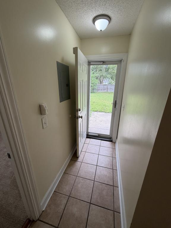 Building Photo - 2556A Saddleback Dr