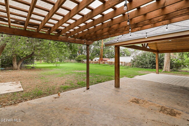 Building Photo - 7716 Wenda Dr