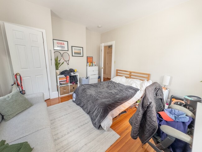 Building Photo - 589 Franklin St