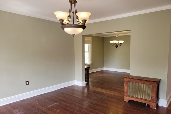 Building Photo - 115 Maolis Ave